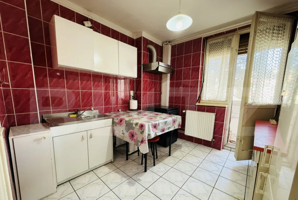 Apartament decomandat cu 3 camere - Bld Grivitei Zona