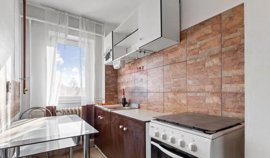 Apartament cu 3 camere de inchiriat zona Vlaicu