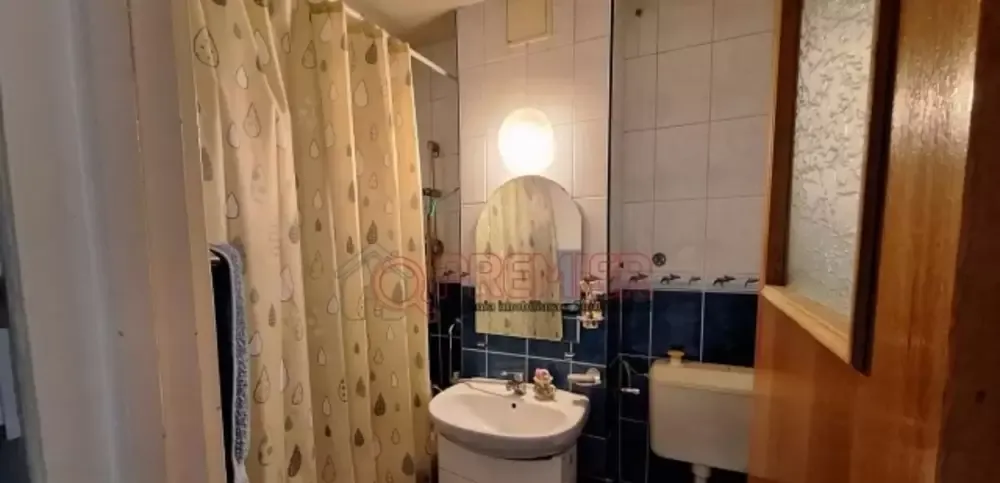 Apt 3 camere decomandat 68mp Titan 93 000euro