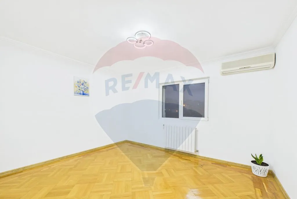 Imobil mixt de vanzare Ideal birouri / investitie 23