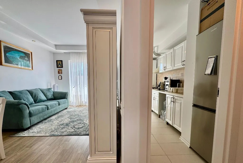 Cosmopolis Apartament 2 camere tip studio vedere piscina