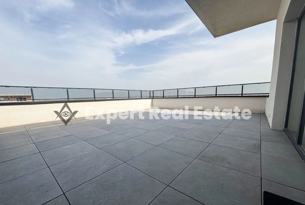 Apartament modern 3 camere view terasa 50MP