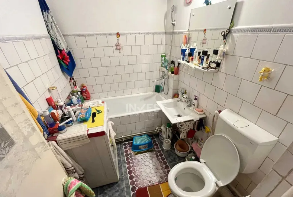 Apartament de vanzare 3 camere zona Canta Iasi
