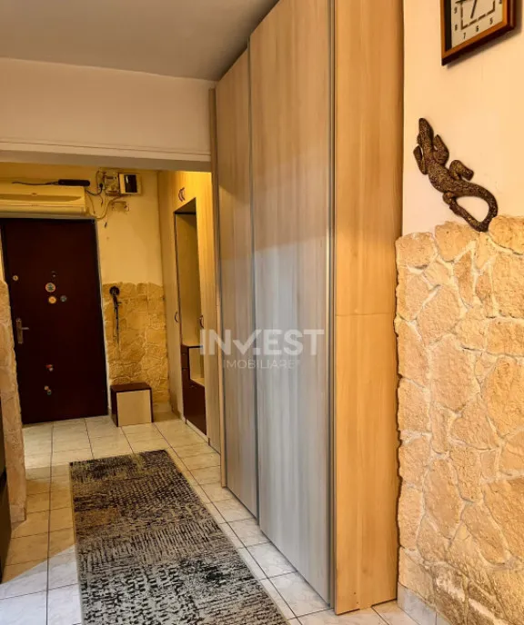 Apartament de vanzare 3 camere decomandat zona Gara Iasi