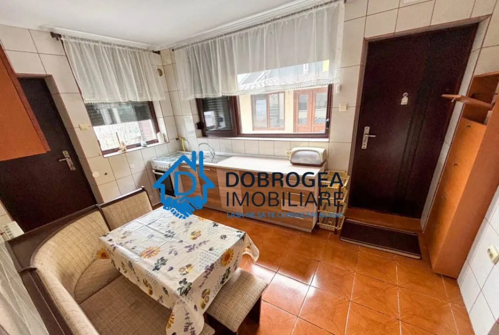 Strada traian casa la sol teren 783 mp deschidere 14 M