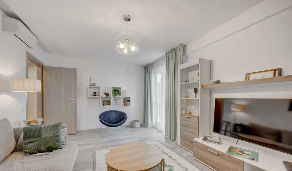 Apartament decomandat de 2 camere bloc 2017 Victoriei