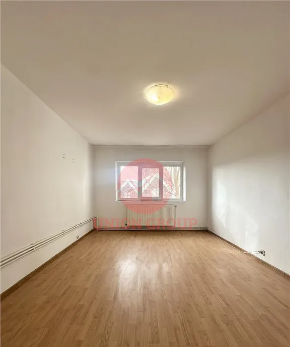 Apartament 4 Camere Decomandat Etaj 2 Zona km 4 5