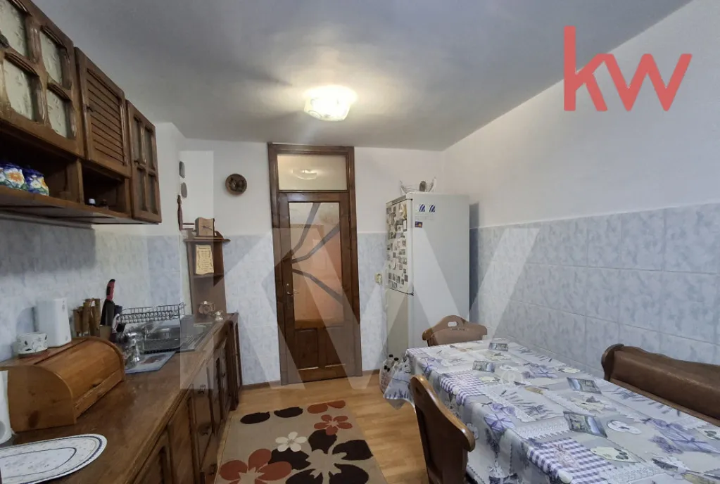 Apartament 3 camere - Ciuperca 1 Mai