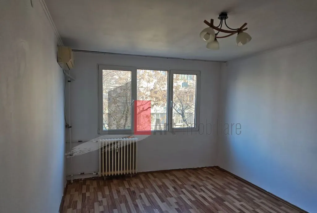 Vanzare apartament 3 camere Bd Obregia Piata Stradu