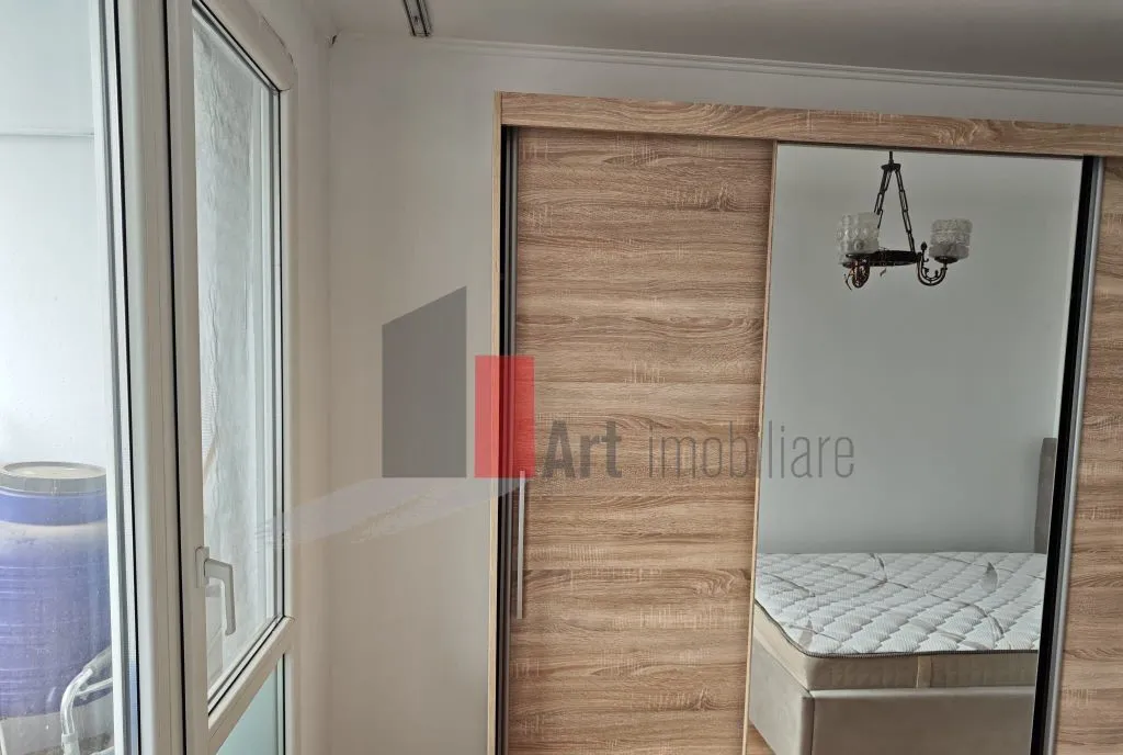 Vanzare apartament 3 camere Bd Obregia Piata Stradu