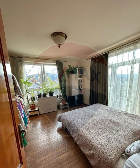 Casa Vila insiruita Inchiriere 5 camere