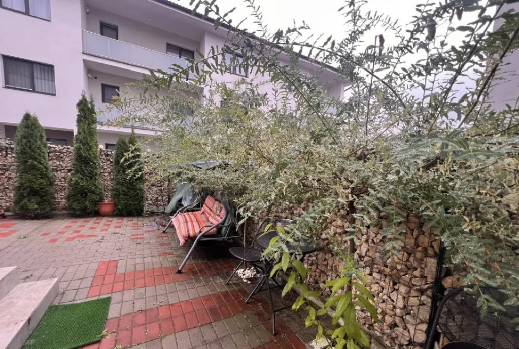 Apartament 4 camere 77 mp zona Lipovei