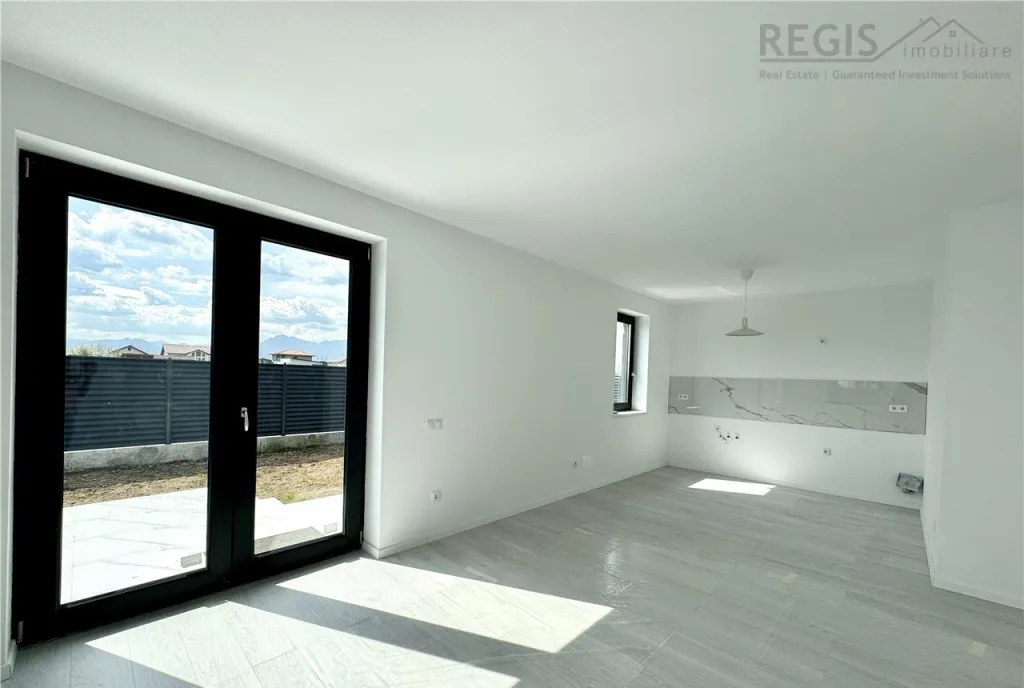 Casa noua de 3 dormitoare curte parter