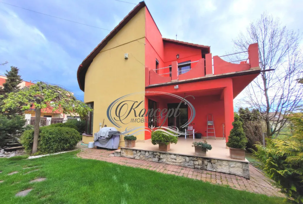 Proprietate eleganta cu gradina generoasa si acces facil Eur