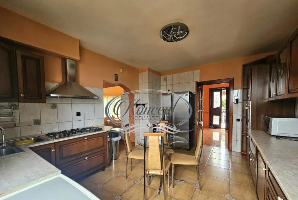 Proprietate eleganta cu gradina generoasa si acces facil Eur