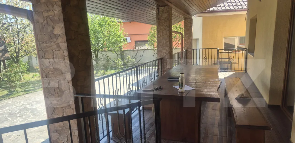 Casa 3 dormitoare de vanzare 236 mp teren 525 mp Semicent