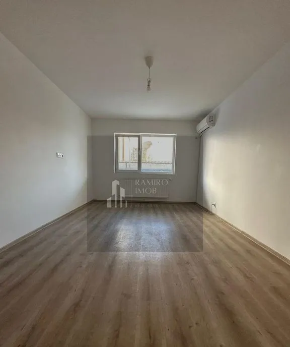 2 Camere Metrou 1 Decembrie la 8 Minute Bloc 2009