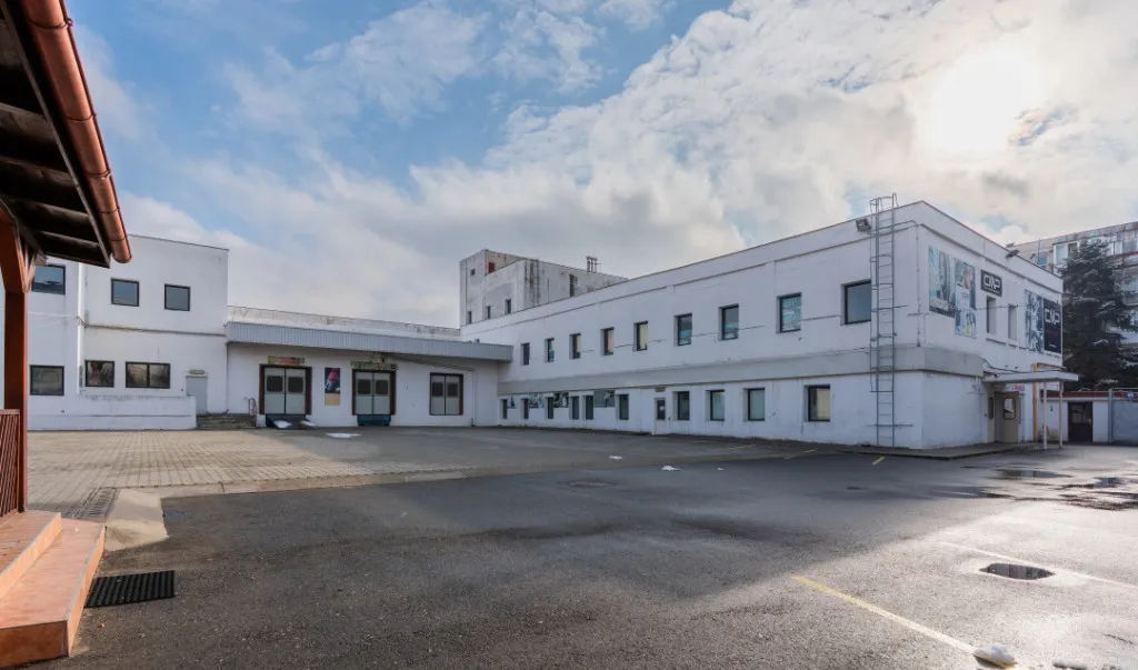 Spatiu industrial/comercial P 1 3400 mp utili teren 4000 m