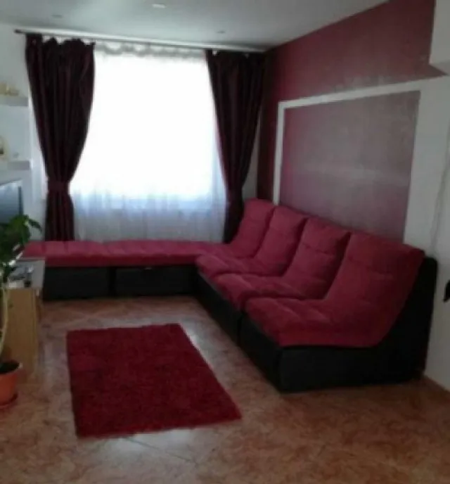 Apartament de 4 camere Decomandat Craiter