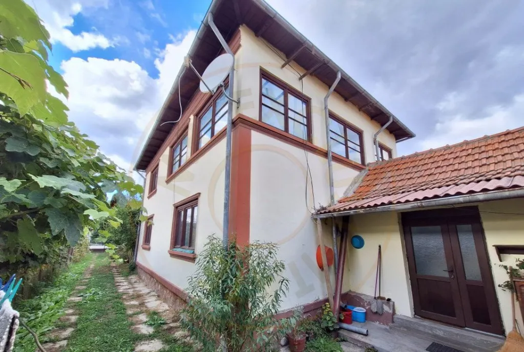 Casa cu farmec Neoromanesc - Pietrosani Arges