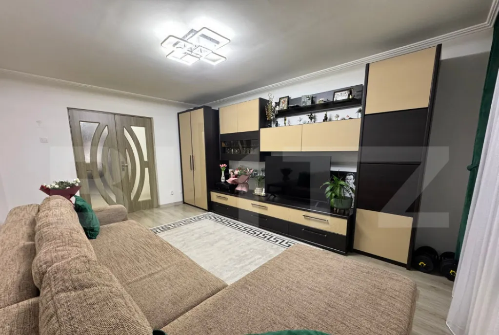 Apartament 3 camere 76 mp zona Tudor