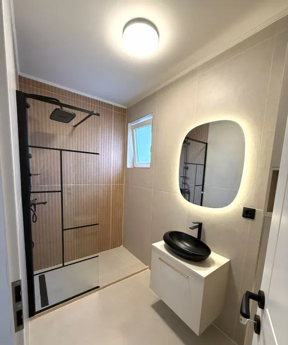 P F vand apartament 3 camere Floresti Cetatii doua bai bloc cu lift