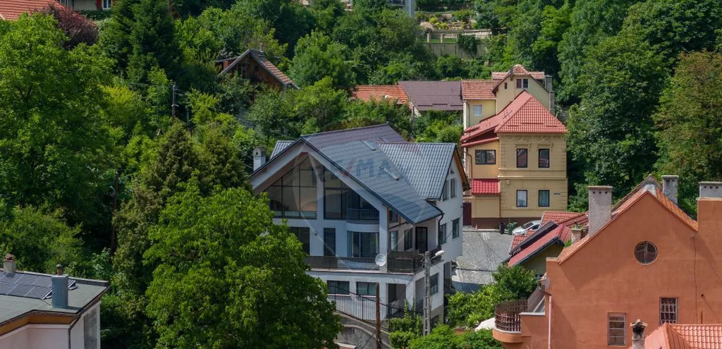 Vanzare doua vile cu potential investitional in Braso