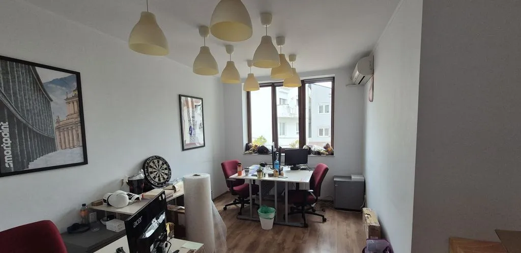 Cladire S P 4 Etaje 683 92 mp an de constructie 2006