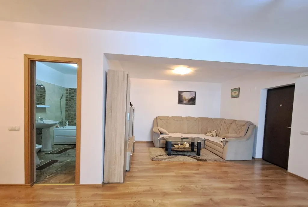 Vanzare Apartament 2 camere 58 mp parter Str Florilor in Floresti