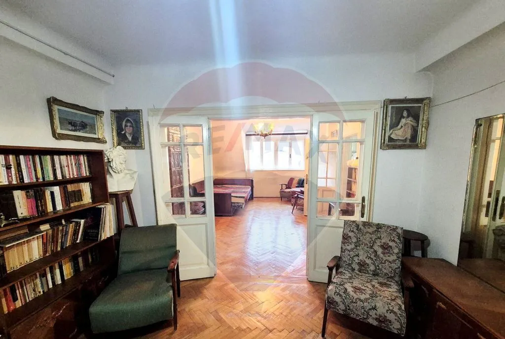 Apartament 2 camere in vila interbelica 70 mp Kise