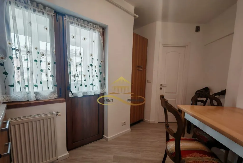 Apartament de inchiriat 3 camere str Stefan cel Mare