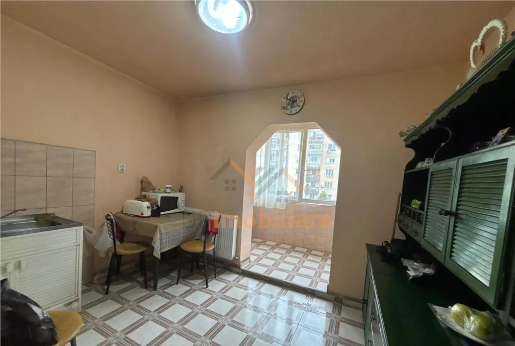 Apartament 3 camere 2 bai tip pb str stefan cel mare