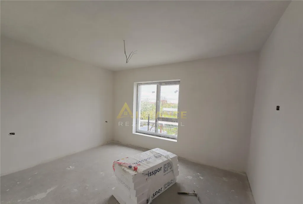 Ansamblu rezidential 200 m de stv 4 camere 2 bai beci