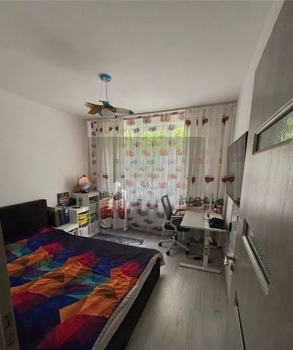 Garsoniera /metalurgiei etaj 2 iNCALZIRE pardoseala