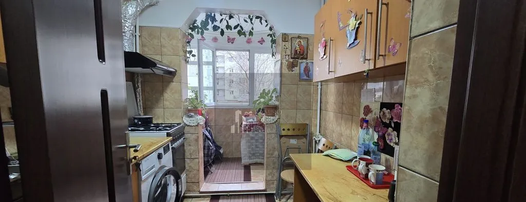 Apartament 2 camere zona Titan decomandat etaj 1