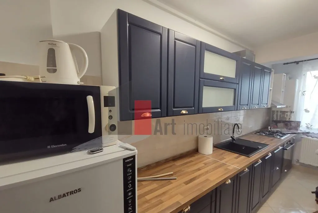 Prima inchiriere apartament decomandat 2 camere cu centr