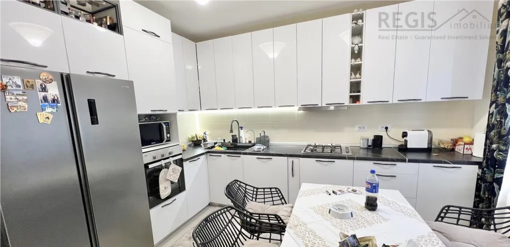 Casa cu 5 camere 270 mp Tractorul zona Cores