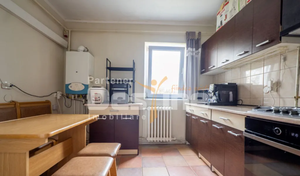 Apartament 2CD 50 3mp balcon zona centrala Podu de Fier