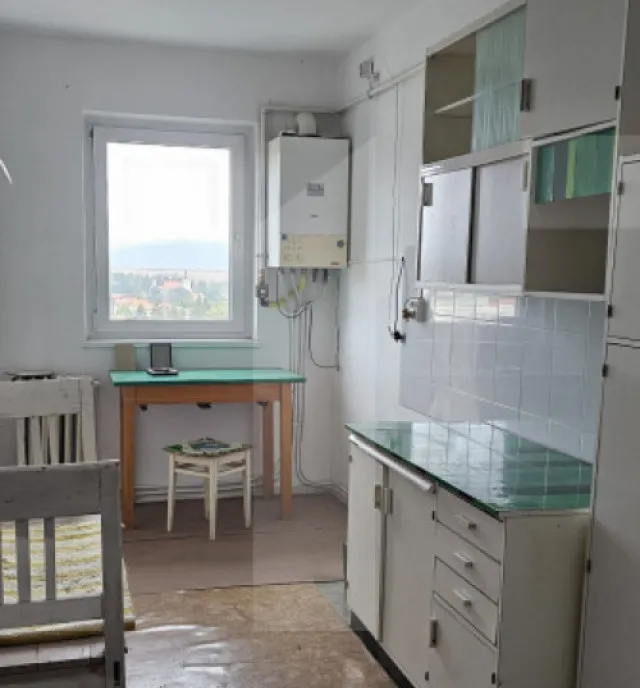 Apartament cu 3 camera zona Spitalului