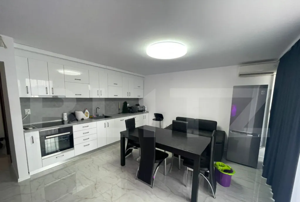 Apartament 3 camere 89 mp zona Piata Centrala