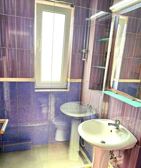 Vind apartament 3 camere zona Plopilor