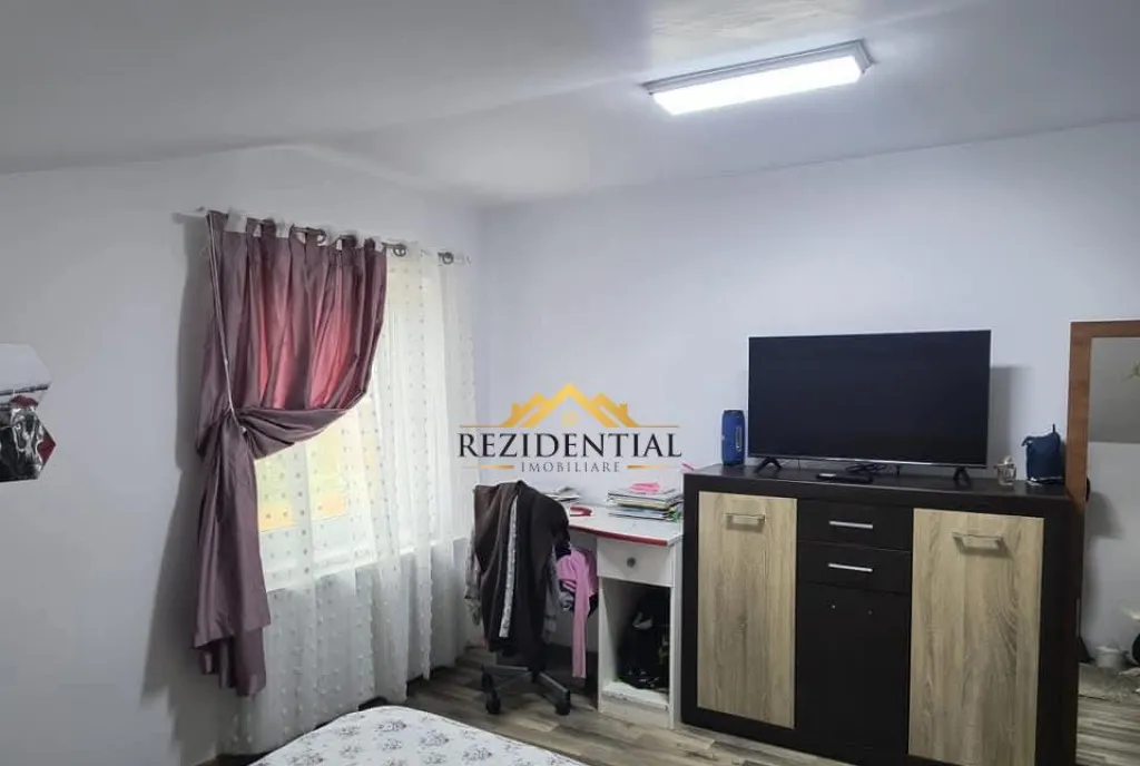 Casa cu etaj catamarasti