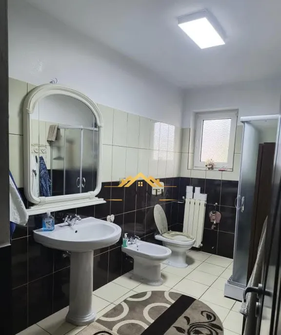 Casa cu etaj catamarasti