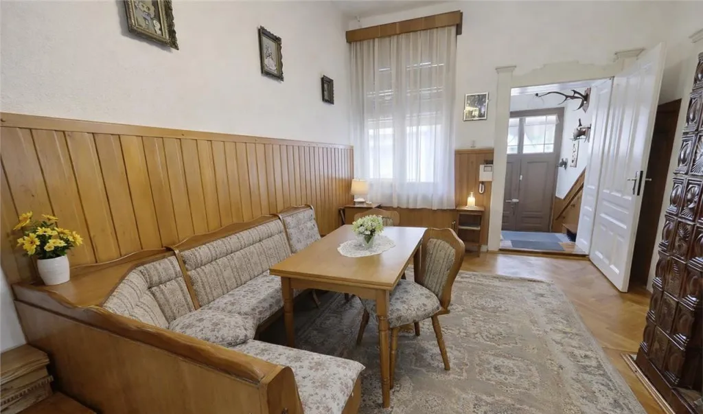 Casa cu vatra traditionala gradina garaj facilitati Codl