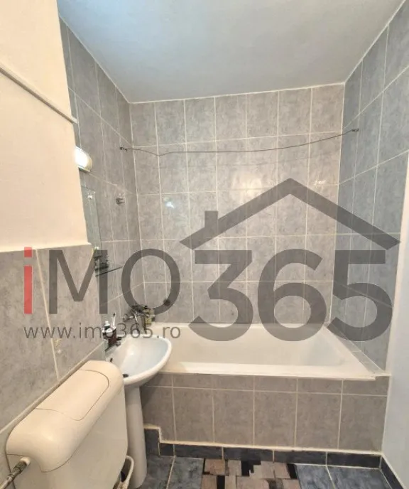 Garsoniera Craiovei Et 3 mobilat vedere strada