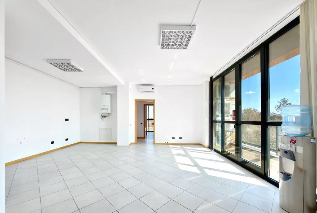 Office 3 Camere Lift Parcare Subterana Central Co