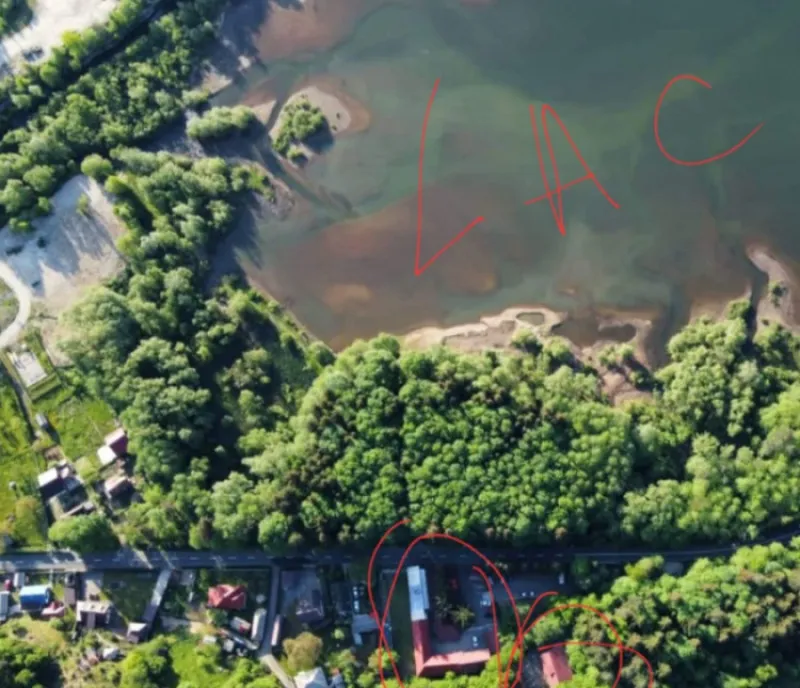 Pensiune de vanzare 600 mp pe malul lacului Firiza