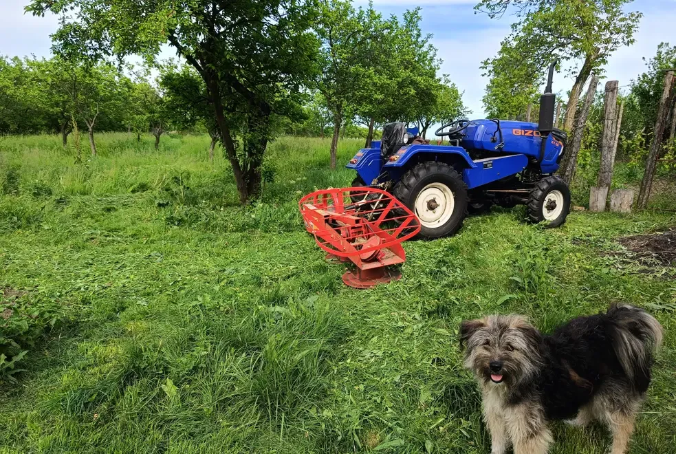 Vand Tractor BizonT20 4x4 plug 2corm freza