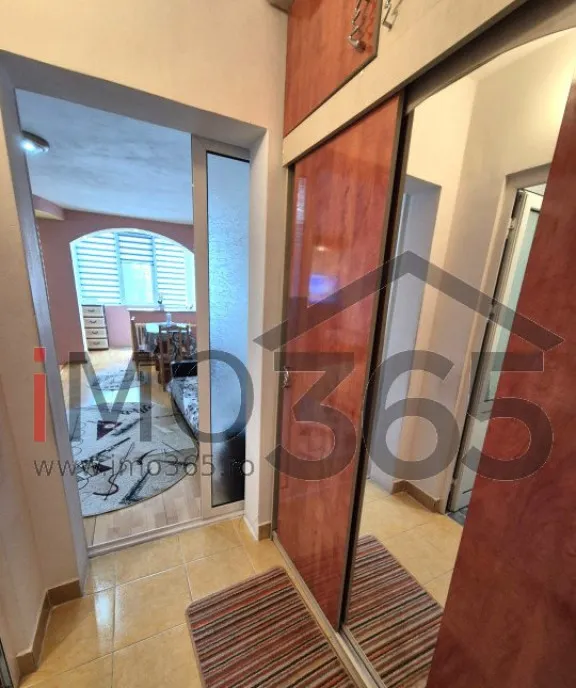 Garsoniera 30mp complet mobilat zona Bere