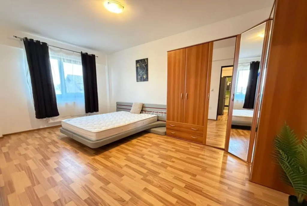 Apartament cu 2 camere etaj 1 58 mp capat cug